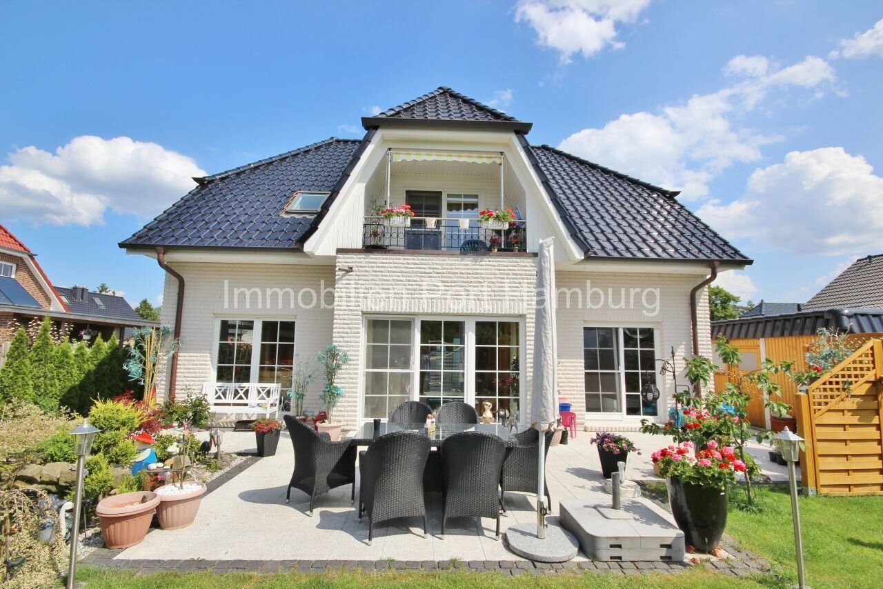 Exklusives Einfamilienhaus mit großzügiger Terrasse und Panoramafenstern - Ihr Wohntraum mit Wohlfühl-Garantie!