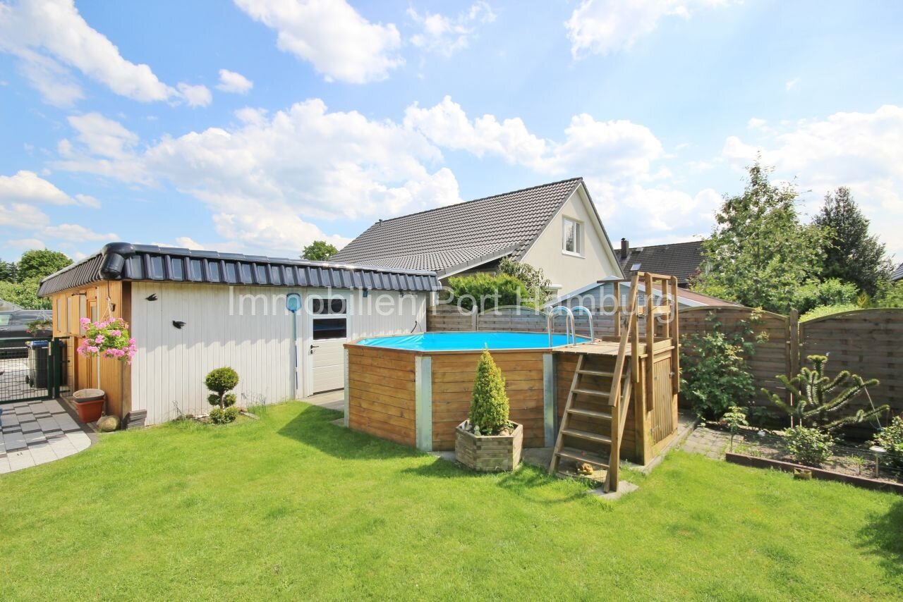 Smarte Garten-Oase mit Poolanlage und durchdachter Außengestaltung - Ihr Rückzugsparadies wartet!