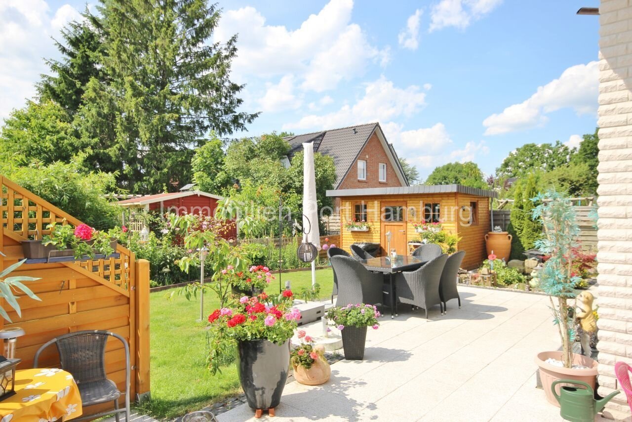 Idyllic garden paradise with terrace and garden shed – your retreat to feel good! Idyllic garden paradise with terrace and garden shed – your retreat to feel good!