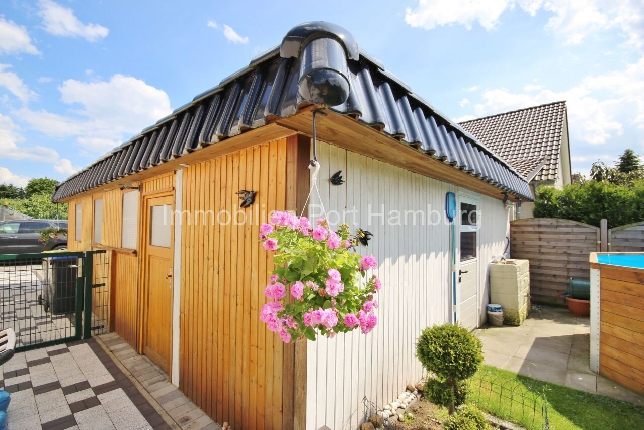 Multifunctional garden house with solar system - clever solution for storage and energy generation! Multifunctional garden house with solar system - clever solution for storage and energy generation!